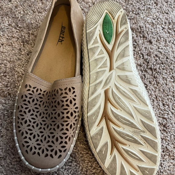 Earth Slip-ons - Picture 2 of 2